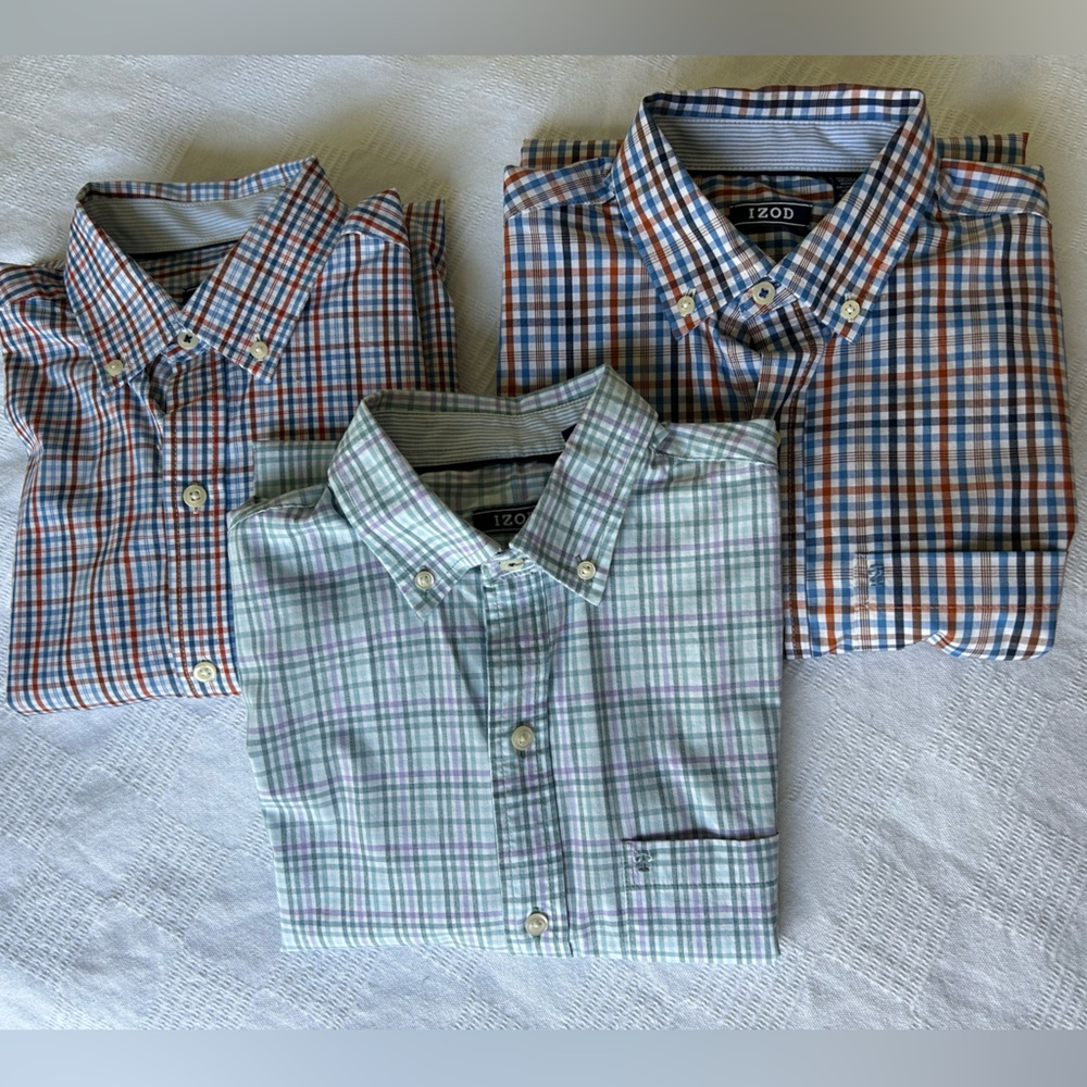 Izod Men’s 3 Pack Button Down Shirts Size S Plaid Casual Bundle Lot